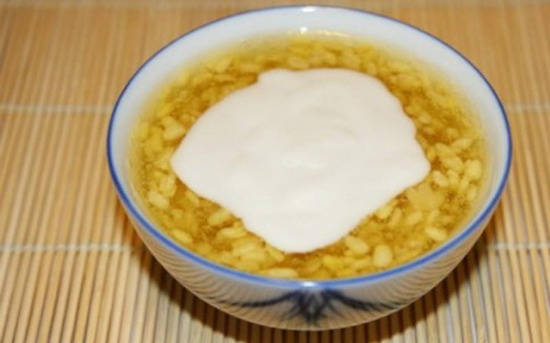 Chén chè xanh dừa đã hoàn thành, sẵn sàng thưởng thức