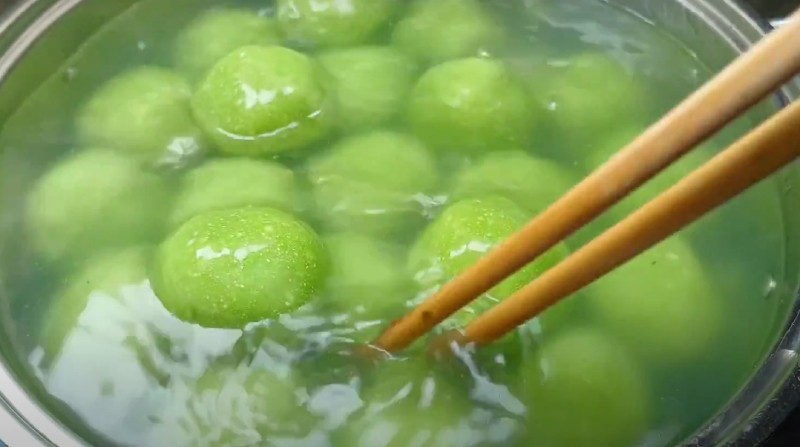 Luộc bánh cho chín