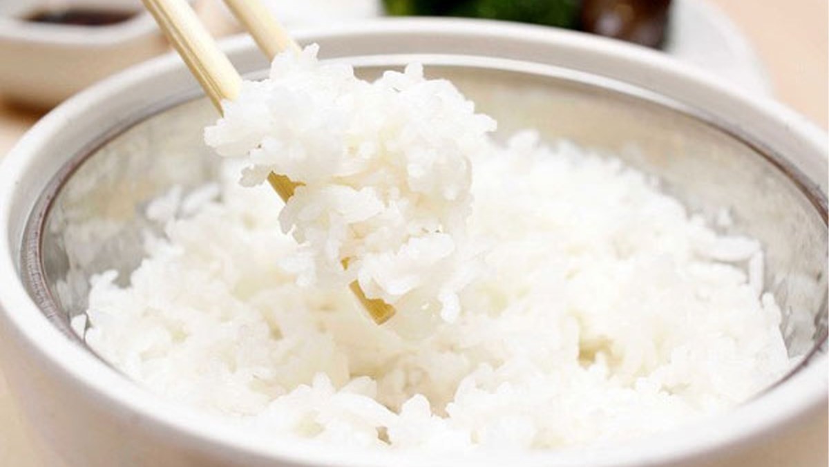 Món cơm cháy hấp dẫn được nấu bằng bếp ga