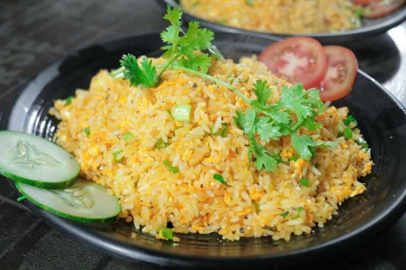 Hướng dẫn cách nấu cơm chiên trứng tơi xốp, vàng ươm với các mẹo nhỏ từ amthucdocdao.com