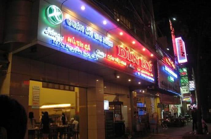 Không gian ấm cúng tại nhà hàng phục vụ các món ăn người Hoa truyền thống