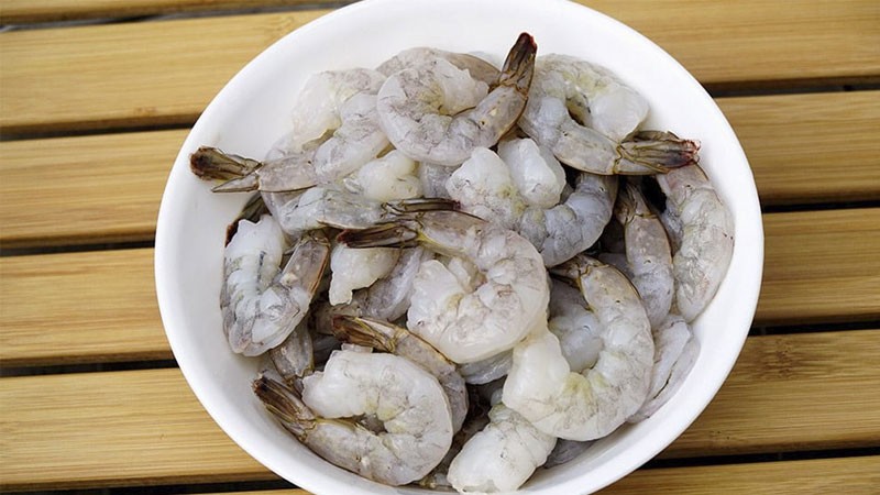 Sơ chế xương kỹ lưỡng để có nước lèo trong