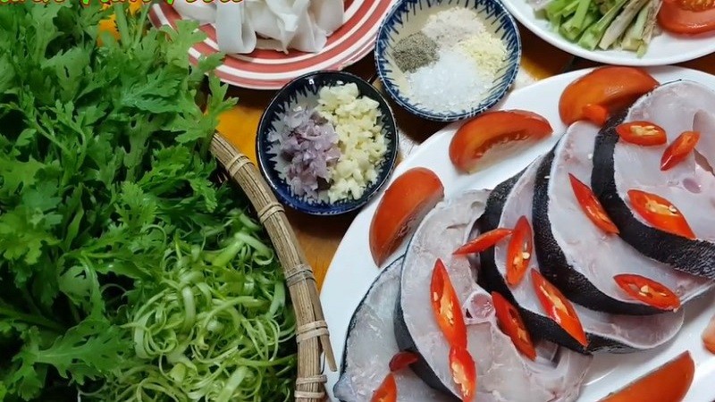 Nguyên liệu nấu lẩu cá bóp măng chua đầy đủ để nấu lẩu cá bóp măng chua