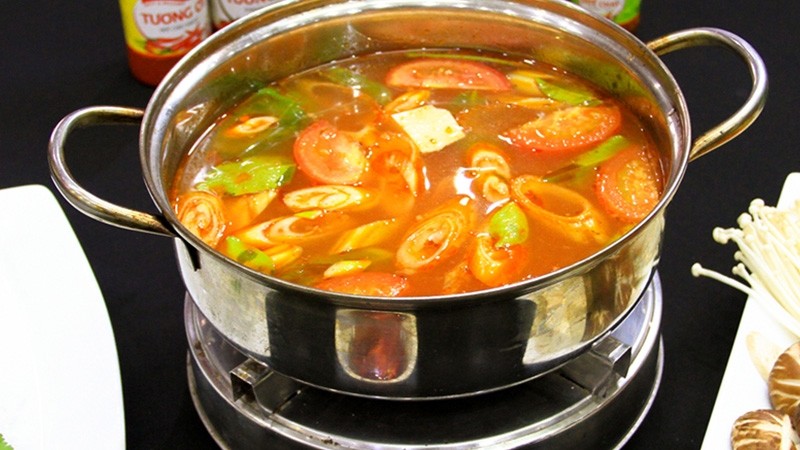 Nồi nước dùng lẩu Thái thập cẩm thơm ngon đã sẵn sàng