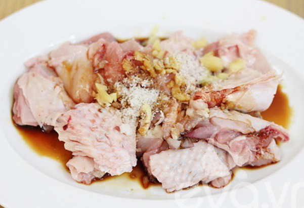 Ướp thịt gà
