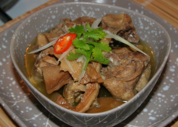 Gà hầm măng khô mềm ngon
