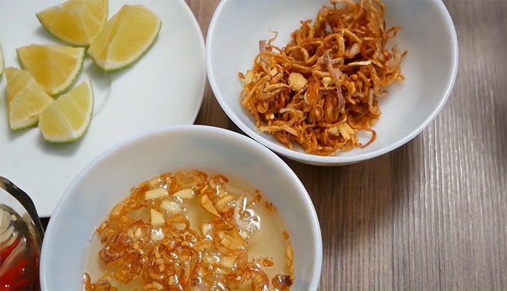 Thái xá xíu cho món mì hải sản