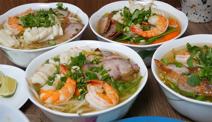 Hoàn thành tô mì hải sản