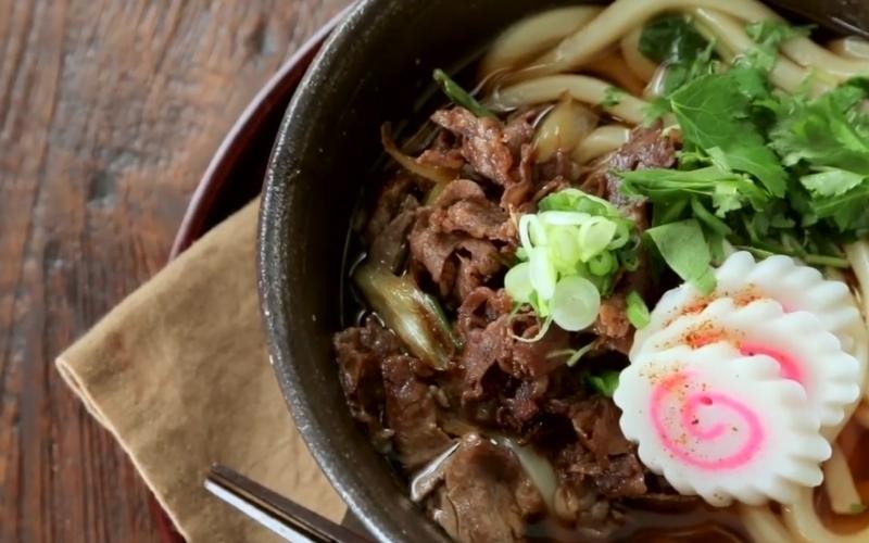 Thưởng thức hương vị tuyệt vời của mì udon bò tự làm tại nhà
