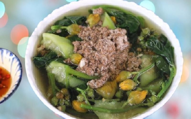 Món canh cua đồng rau tập tàng đã hoàn thành, sẵn sàng thưởng thức