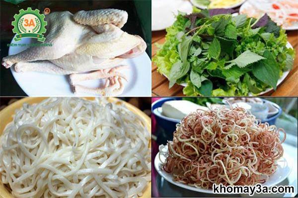 Thịt gà được sơ chế sạch sẽ và chặt miếng vừa ăn