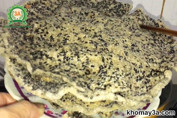 Đậu phộng rang vàng giòn, sẵn sàng cho món nước lèo mì Quảng