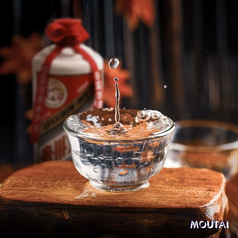 Chai rượu Mao Đài thành phẩm