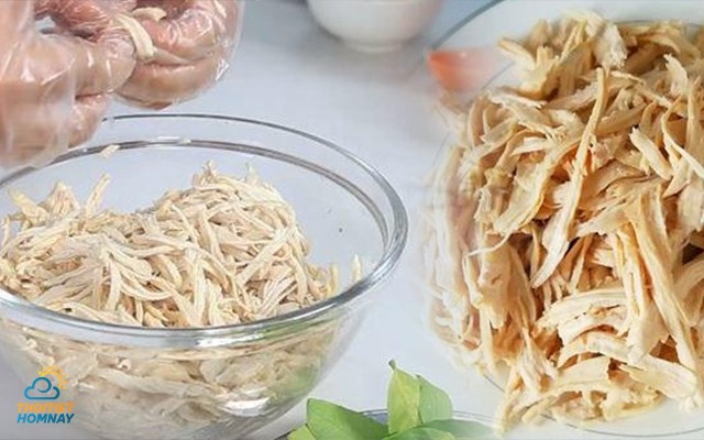 Gà xé sợi và băm nhỏ