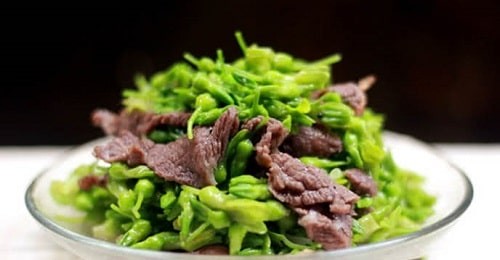 Bò xào hoa thiên lý thanh mát cho bà đẻ