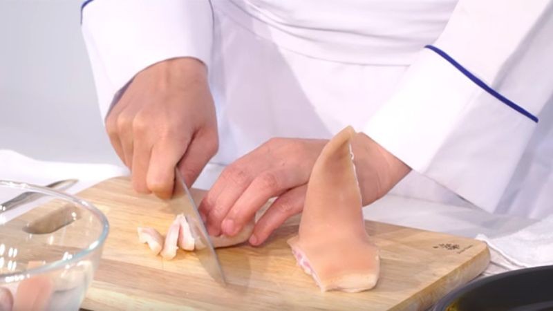 Cắt thịt heo