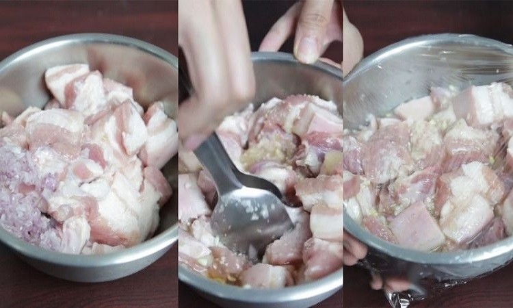 Thịt heo được ướp đậm đà cho món thịt kho tàu không cần nước dừa