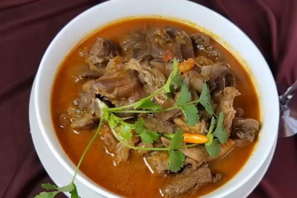 Quá trình chế biến cách làm thịt trâu nấu sốt vang mềm nhừ, thơm lừng