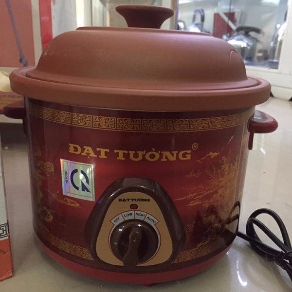 Cận cảnh thông số kỹ thuật và bộ phận làm nóng của nồi nấu cháo chậm Đạt Tường