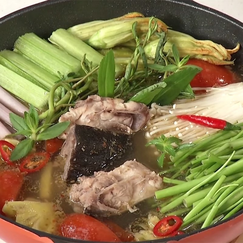 Lẩu đầu cá bớp rau kèo nèo