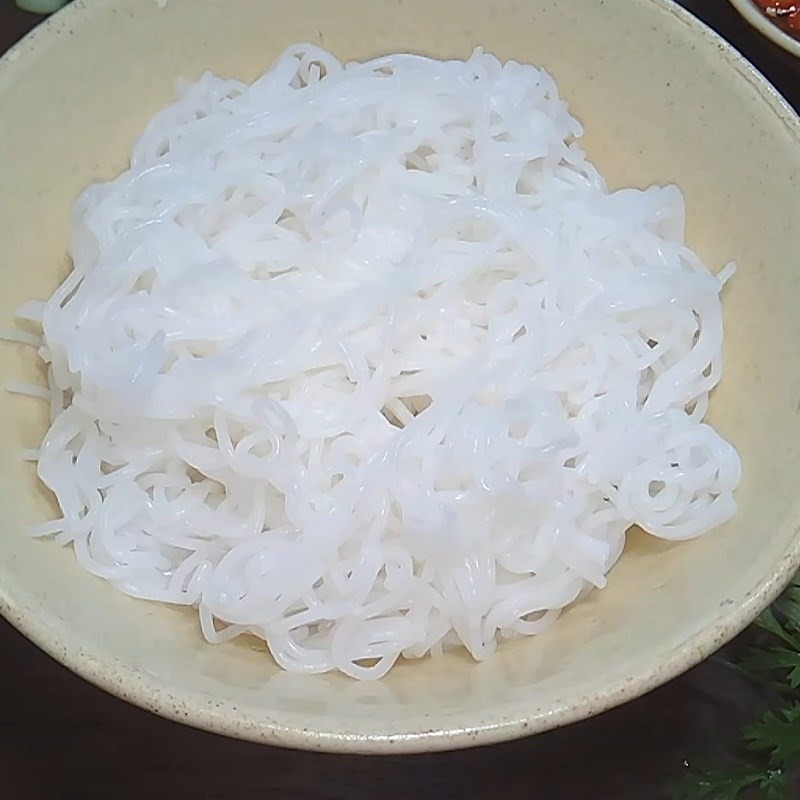 Tô bún mọc chay dọc mùng hấp dẫn, sẵn sàng thưởng thức