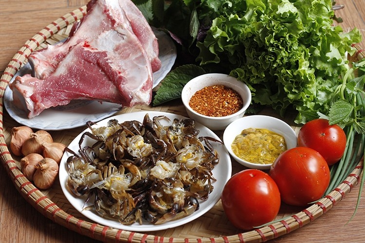 Các nguyên liệu tươi ngon để nấu bún riêu cua Hà Nội chuẩn vị