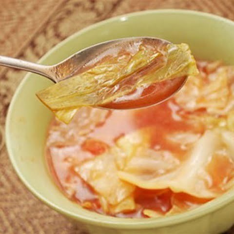 Canh bắp cải cà chua thanh mát, dễ làm