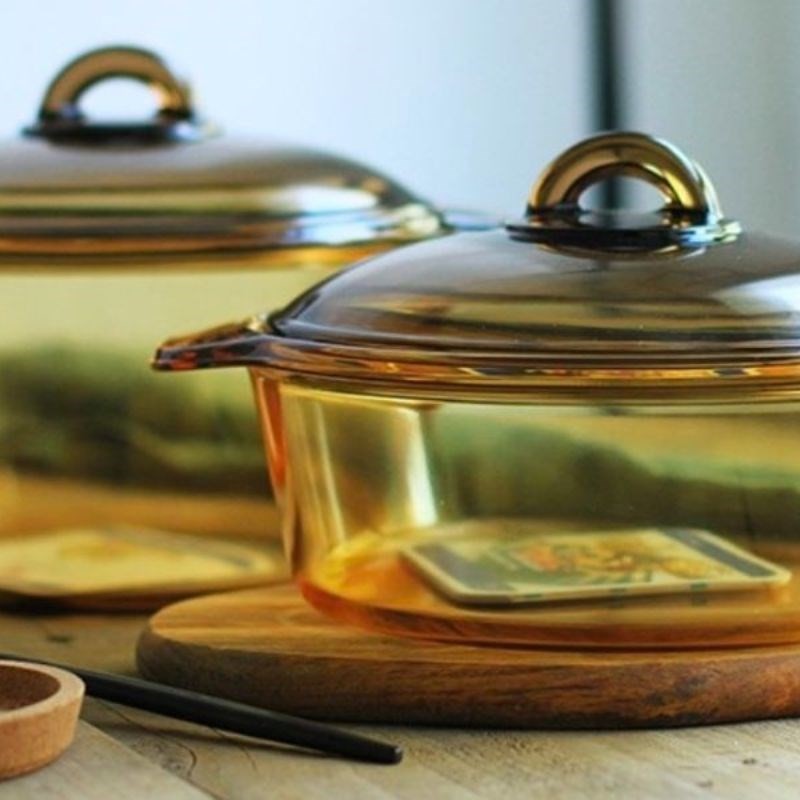 Nồi canh chua cá bống tượng đang sôi, cà chua đã mềm