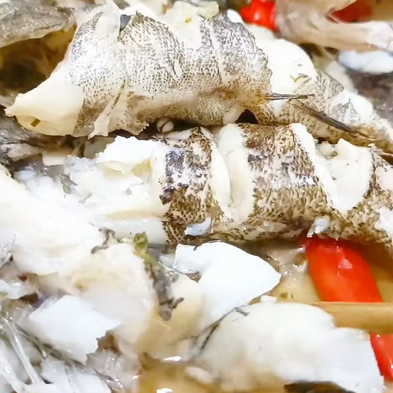 Món canh cá bống tượng hoàn chỉnh, sẵn sàng thưởng thức cùng nước mắm ớt