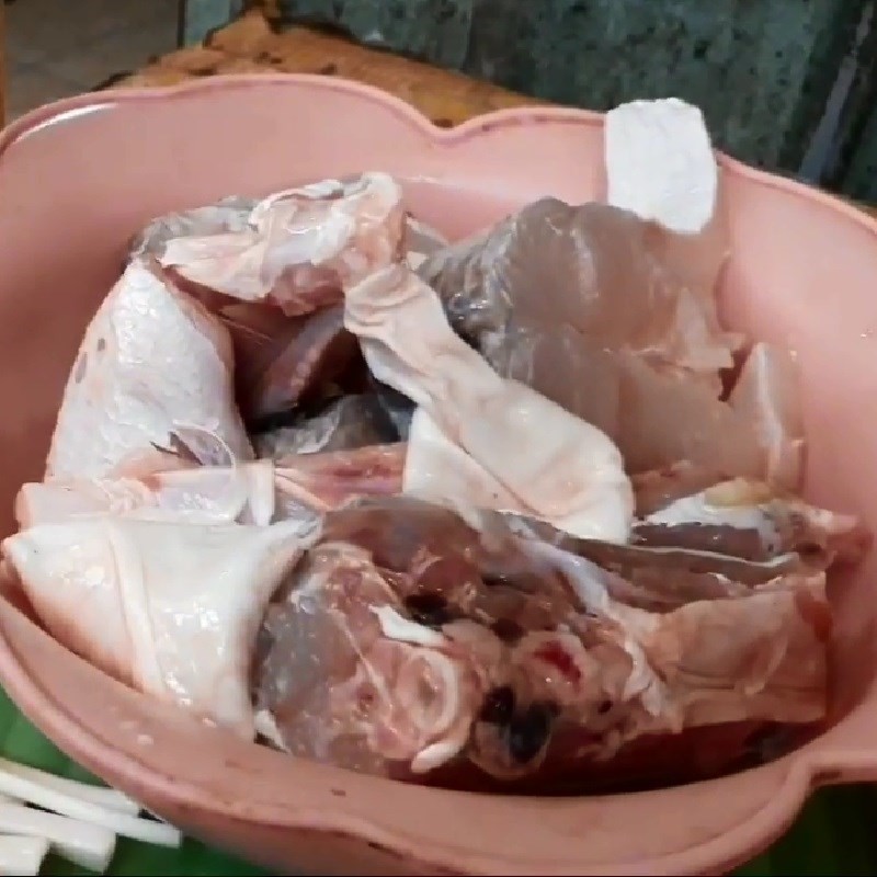 Những miếng cá chẽm trắng ngần, tươi rói