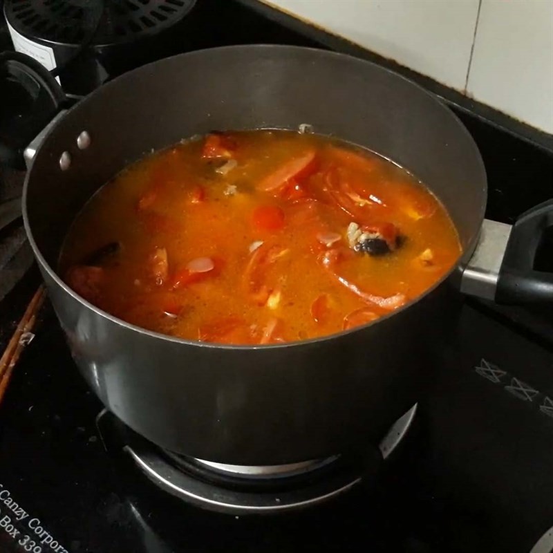 Nấu canh cá nheo chua măng thơm ngon