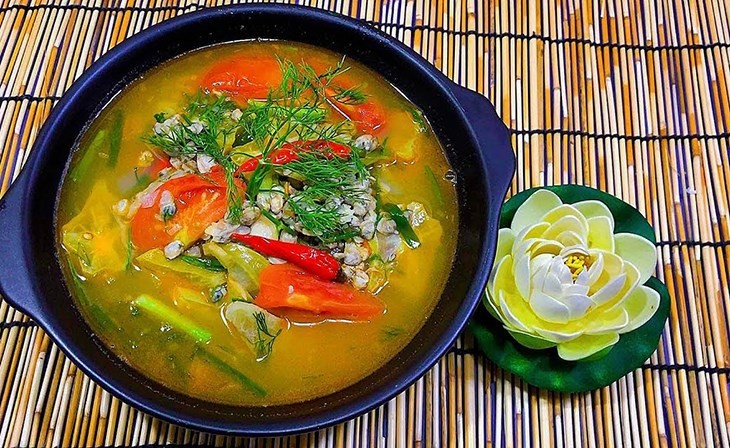 Món canh hến nấu khế chua thanh, giải nhiệt