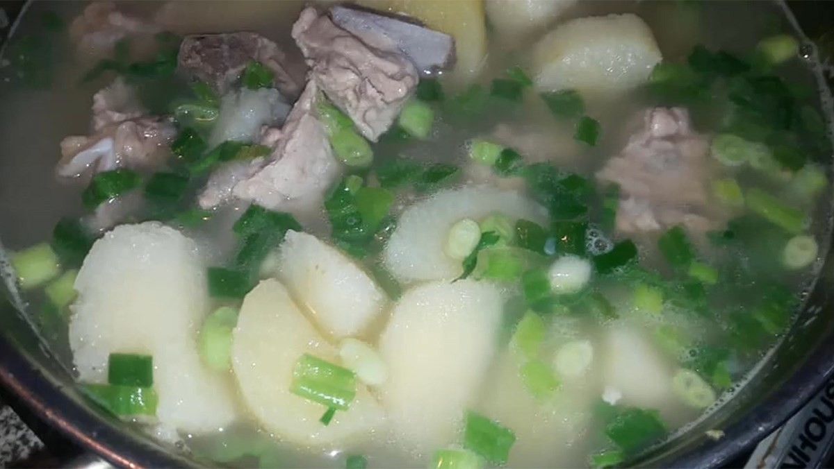 Món canh củ từ nấu sườn heo bổ dưỡng