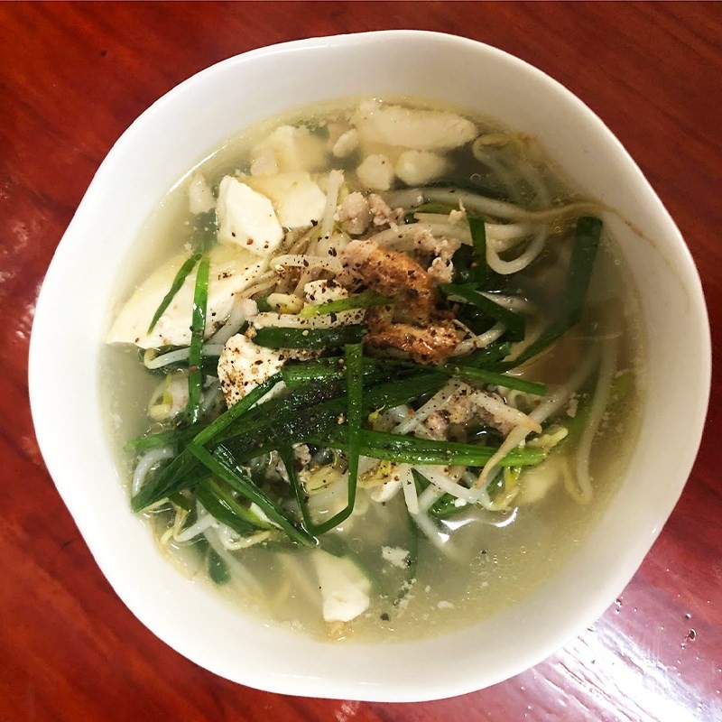 Tô canh giá đậu hũ non thịt băm nóng hổi đã hoàn thành