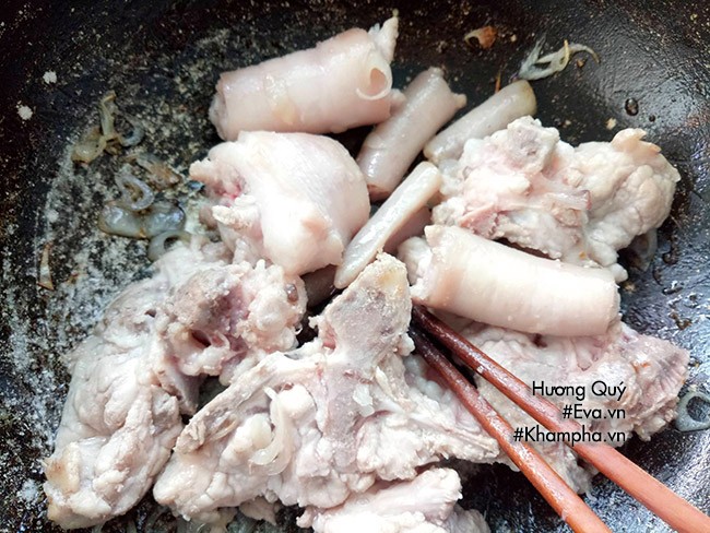 Đuôi heo hầm rau củ thơm ngon bổ dưỡng - 4