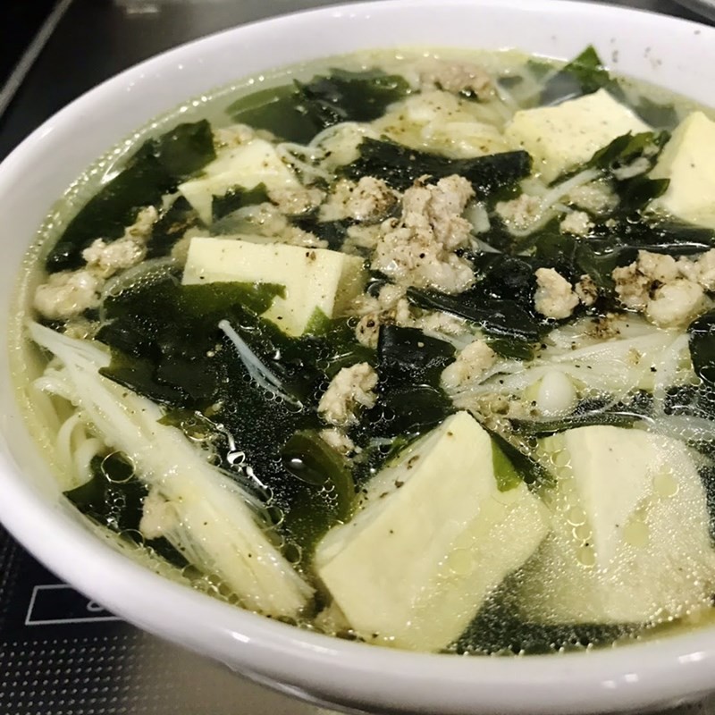 Tô canh rong biển đậu hũ thịt bằm hoàn thành