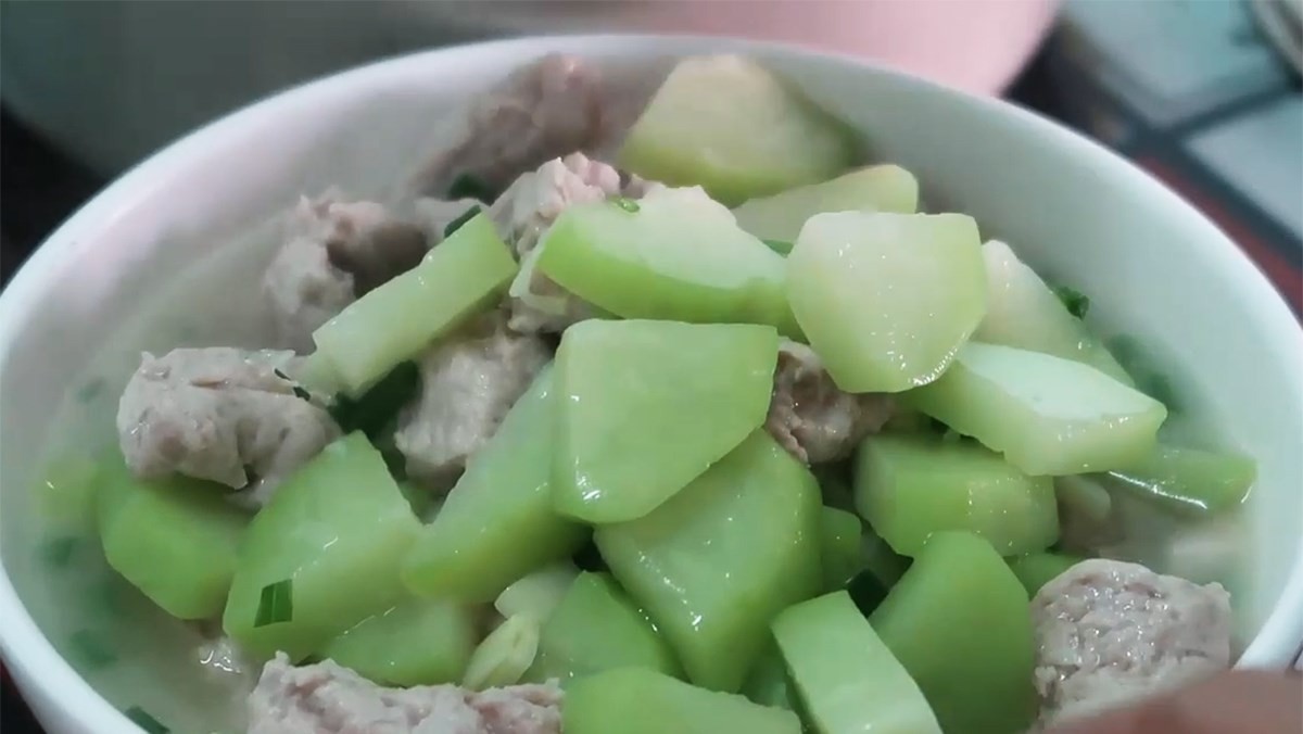 Canh su su nấu mọc thanh đạm, dễ làm