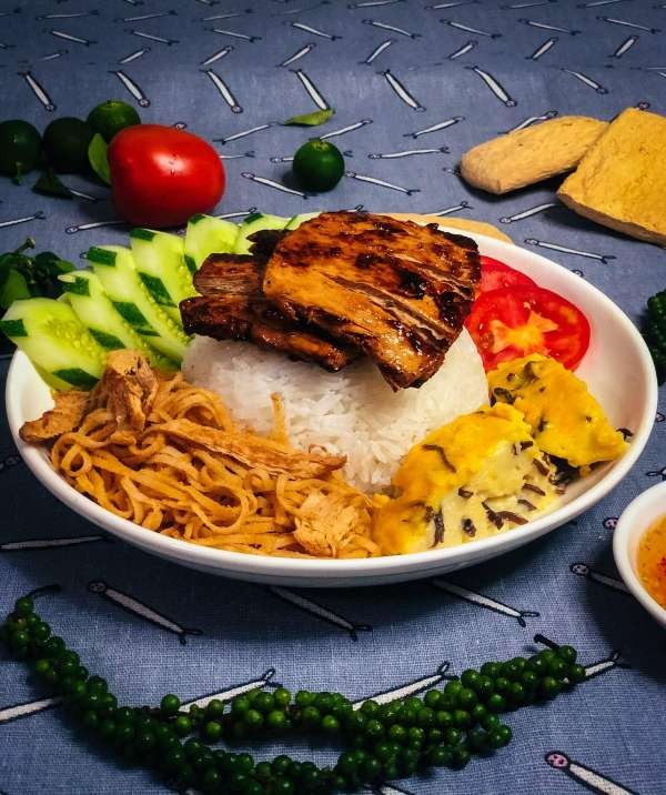 Món sườn non chay, bì và chả chay được chế biến theo công thức cách nấu cơm chay ngon