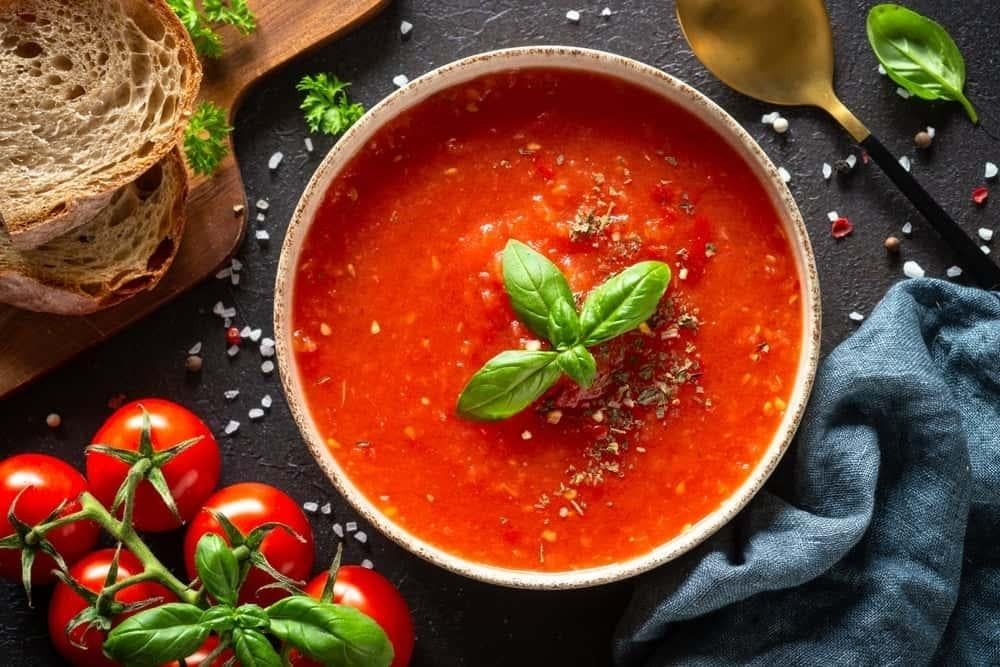 Cháo thịt bò cà chua cho bé giàu sắt