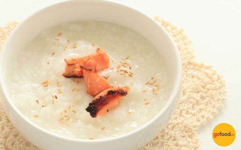 Cháo cá hồi với yến mạch