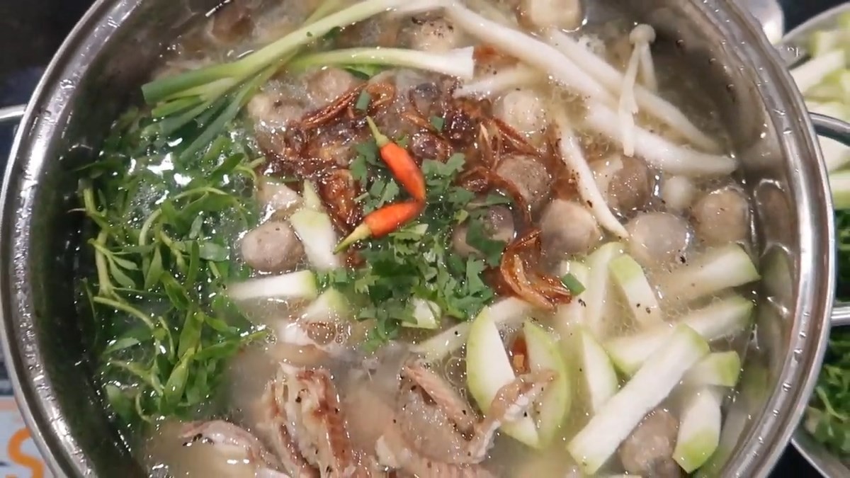 Cháo cá lóc nấu bầu nấm rơm thơm ngon