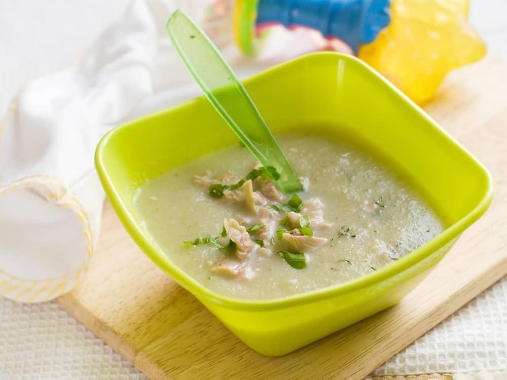 Cháo gà hạt sen thơm ngon, công thức cách nấu cháo hạt sen cho bé tăng cân