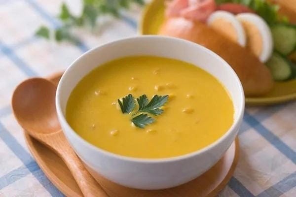 Cháo mực khoai lang sánh mịn cho bé