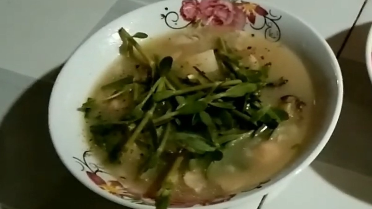 Món cháo ốc bươu nóng hổi, bổ dưỡng