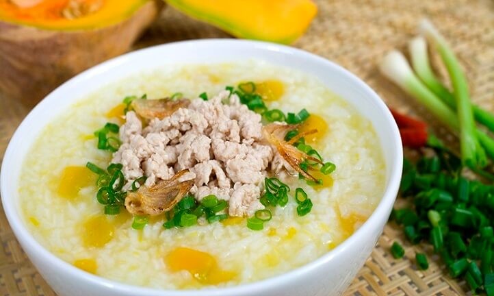 cháo thịt dinh dưỡng chuẩn bị cho bé, thực đơn ăn dặm ngon