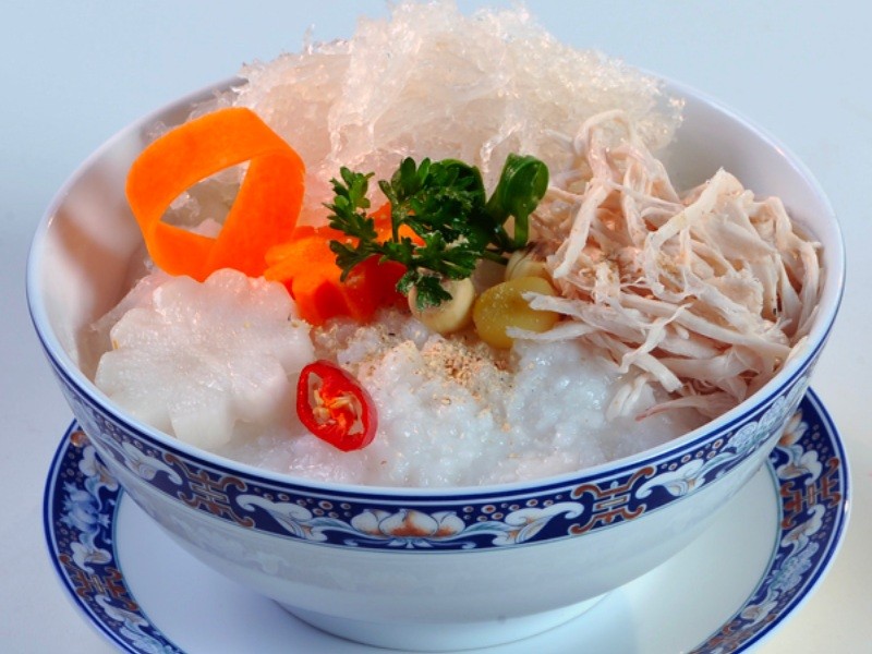 Cháo tổ yến thịt gà giàu dinh dưỡng cho người già
