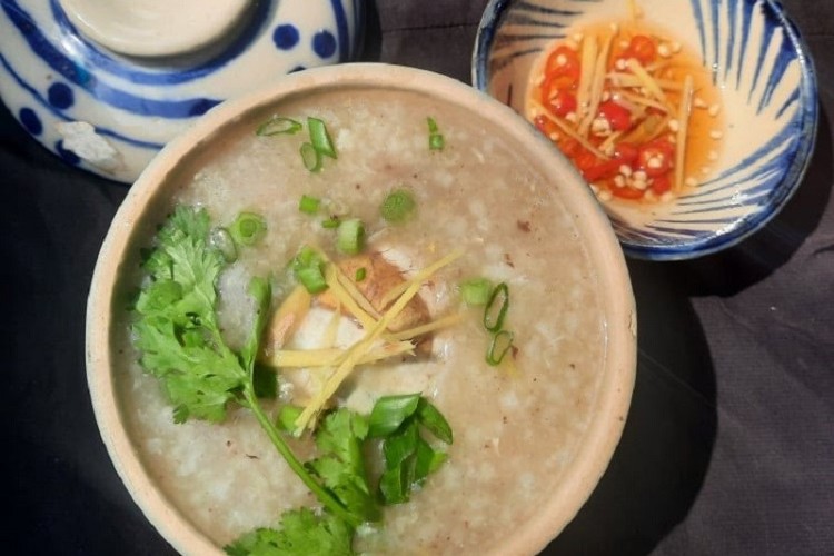 Những lưu ý khi ăn cháo hột vịt lộn