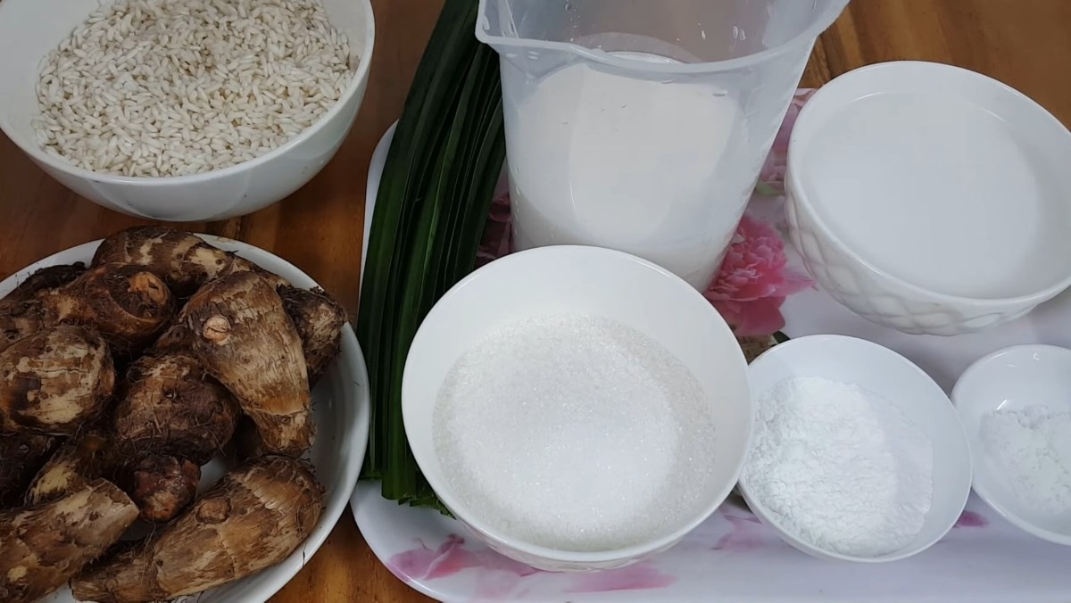 Cách chọn mua khoai môn ngon và gạo nếp dẻo thơm cho món chè hoàn hảo