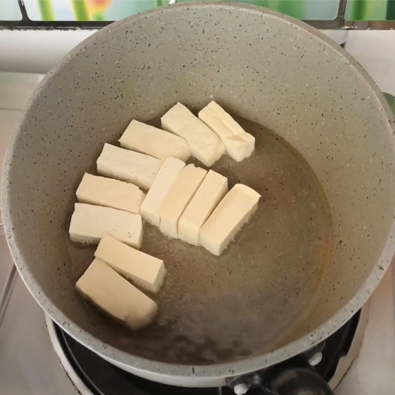 Bước 3 Chiên đậu hũ và chả chay Bún nước lèo chay