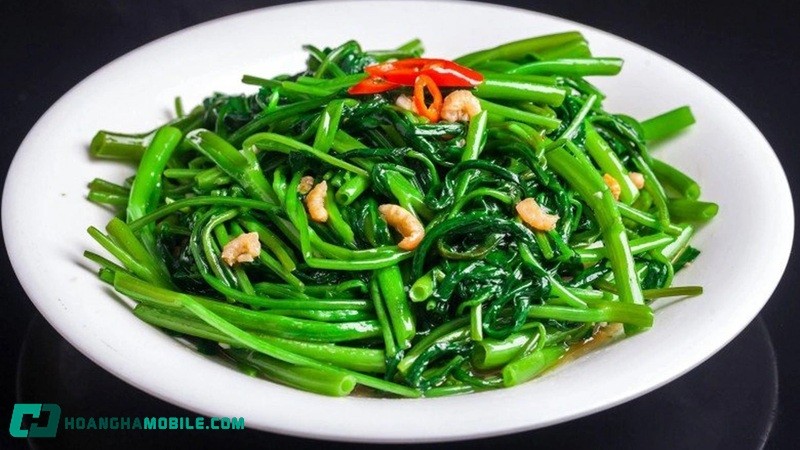 Rau muống xào tỏi giòn xanh, là công thức nấu ăn ngon mỗi ngày không thể thiếu